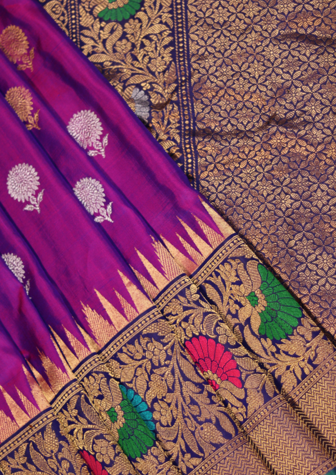 Handloom Ghadwal: Banarasee Flower Buttis with Kath Highlights
