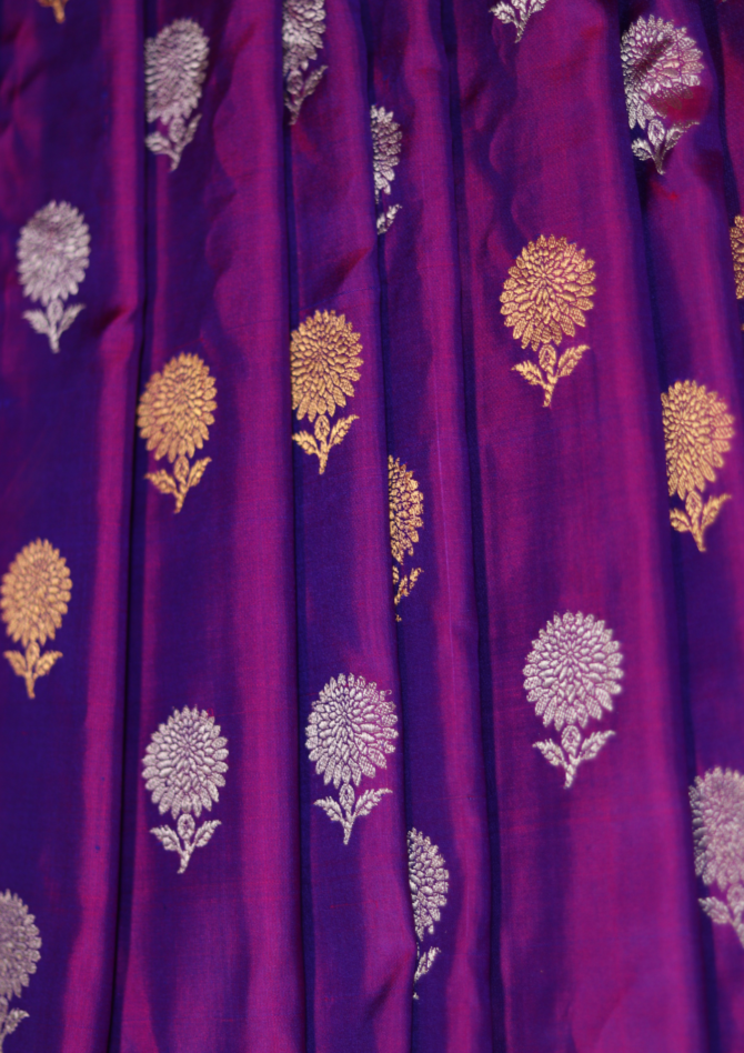 Handloom Ghadwal: Banarasee Flower Buttis with Kath Highlights