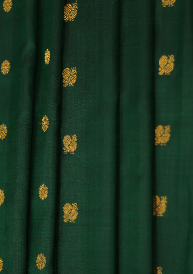 Signature Gap Border Twist with Fancy Pallu & Butti
